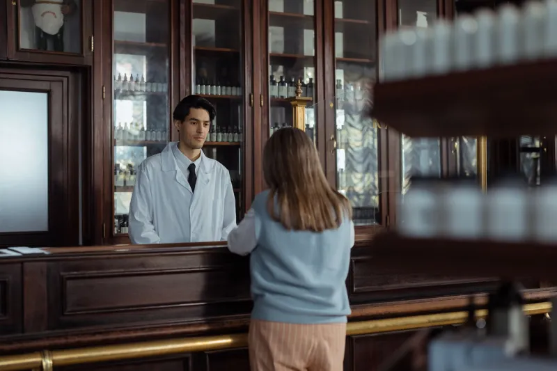 Cheaper, Faster, Better: The Structural Reasons Americans Spend Less on Medication in Istanbul